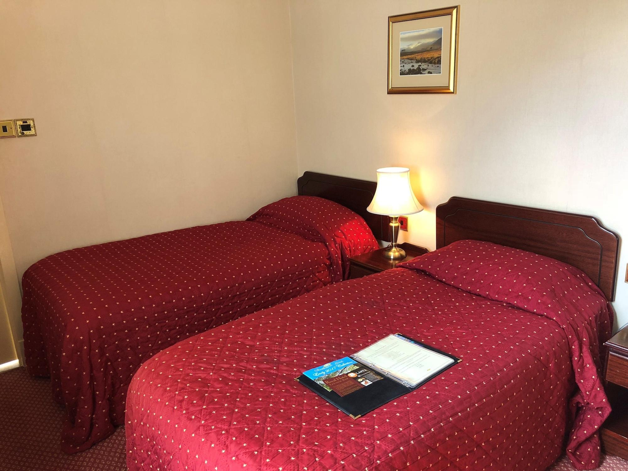 אובאן The Royal Hotel מראה חיצוני תמונה