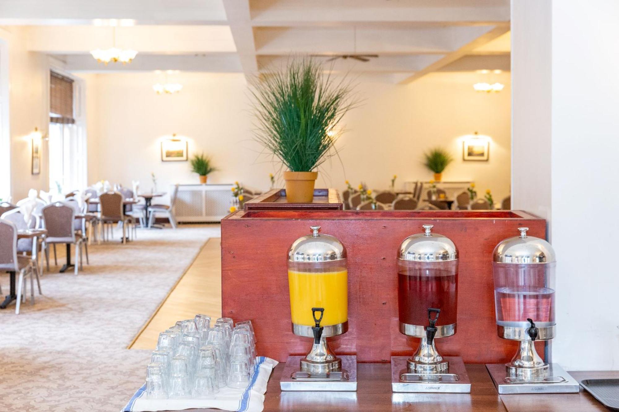אובאן The Royal Hotel מראה חיצוני תמונה