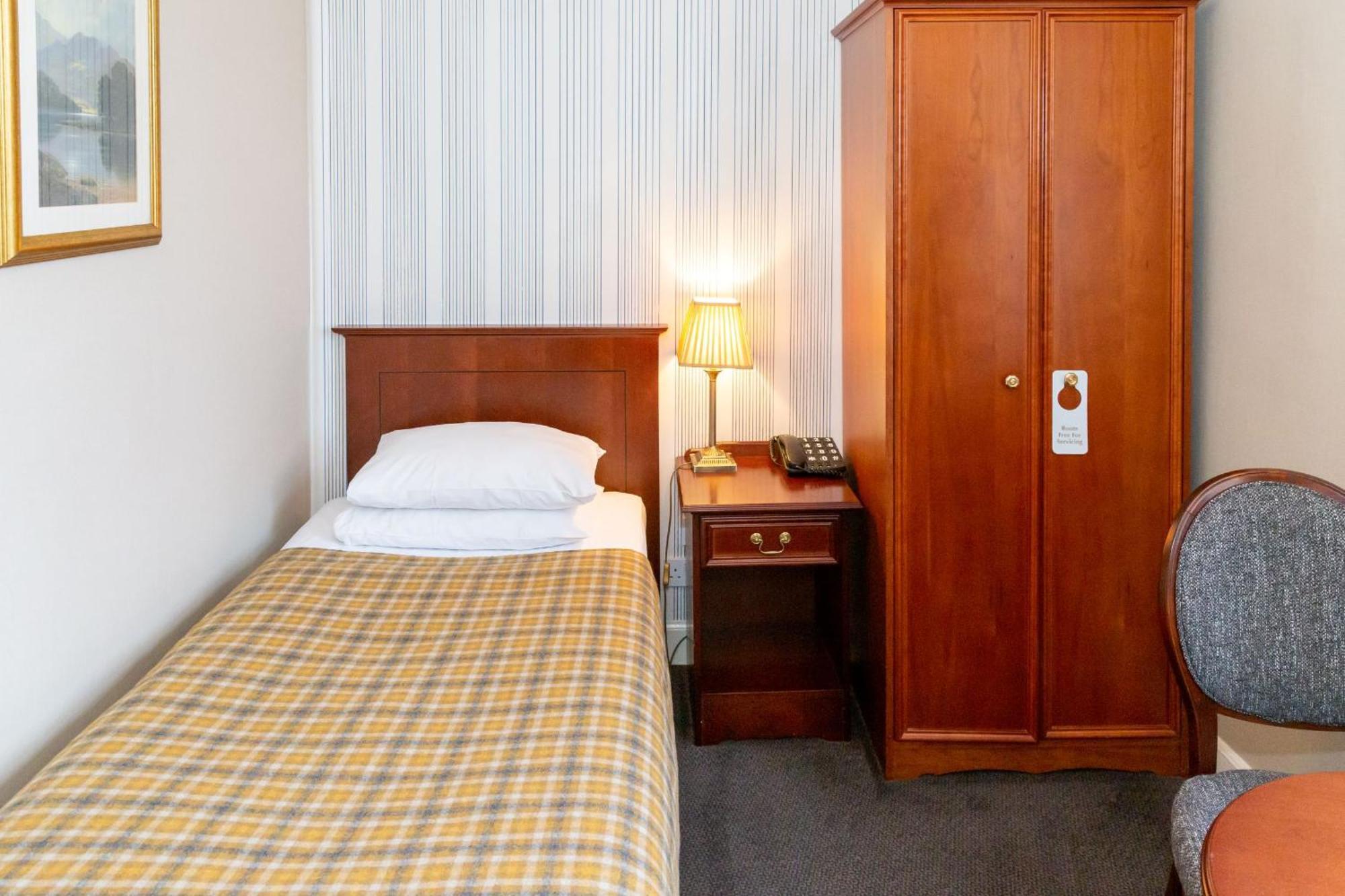 אובאן The Royal Hotel מראה חיצוני תמונה